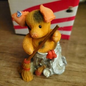 Enesco Retired This Little Piggy